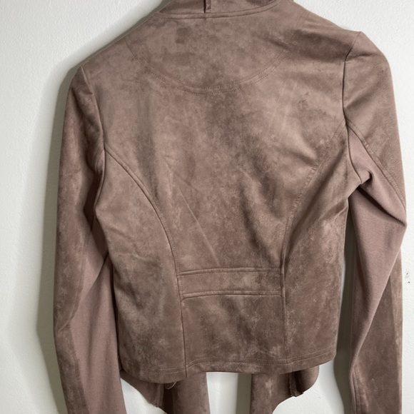 Vigoss brown zippered light suede jacket. - Picture 9 of 9